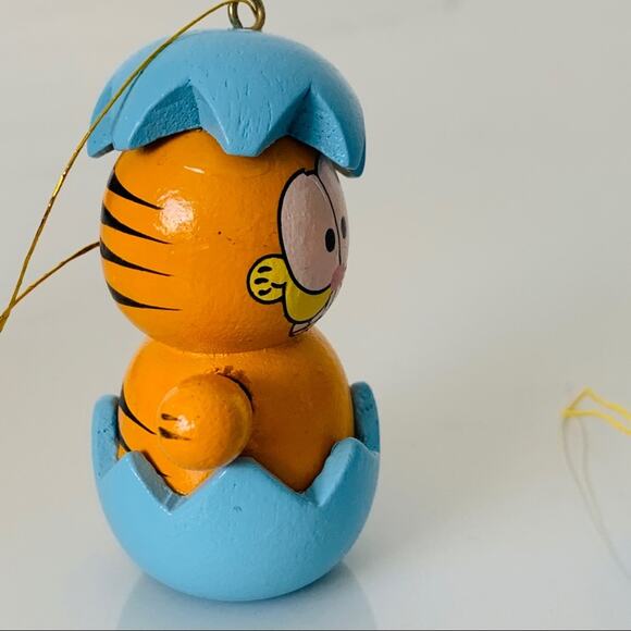 1981 Garfield Wooden Easter Ornament - Picture 4 of 8